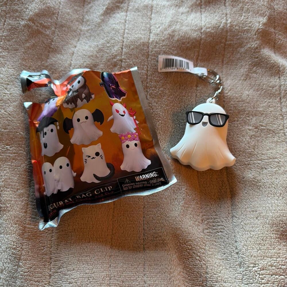 Spirit Halloween Ghost Bag Clip Blind Box Secret - Ghost with Glasses